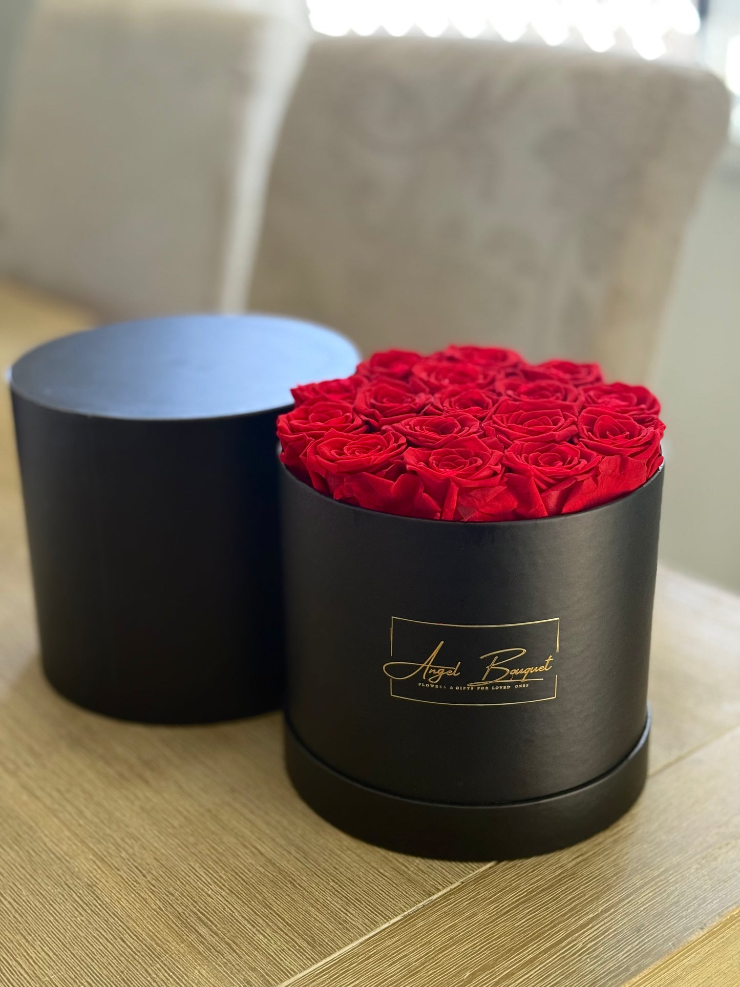 Everlasting Roses - Round Box Packaging (Black)